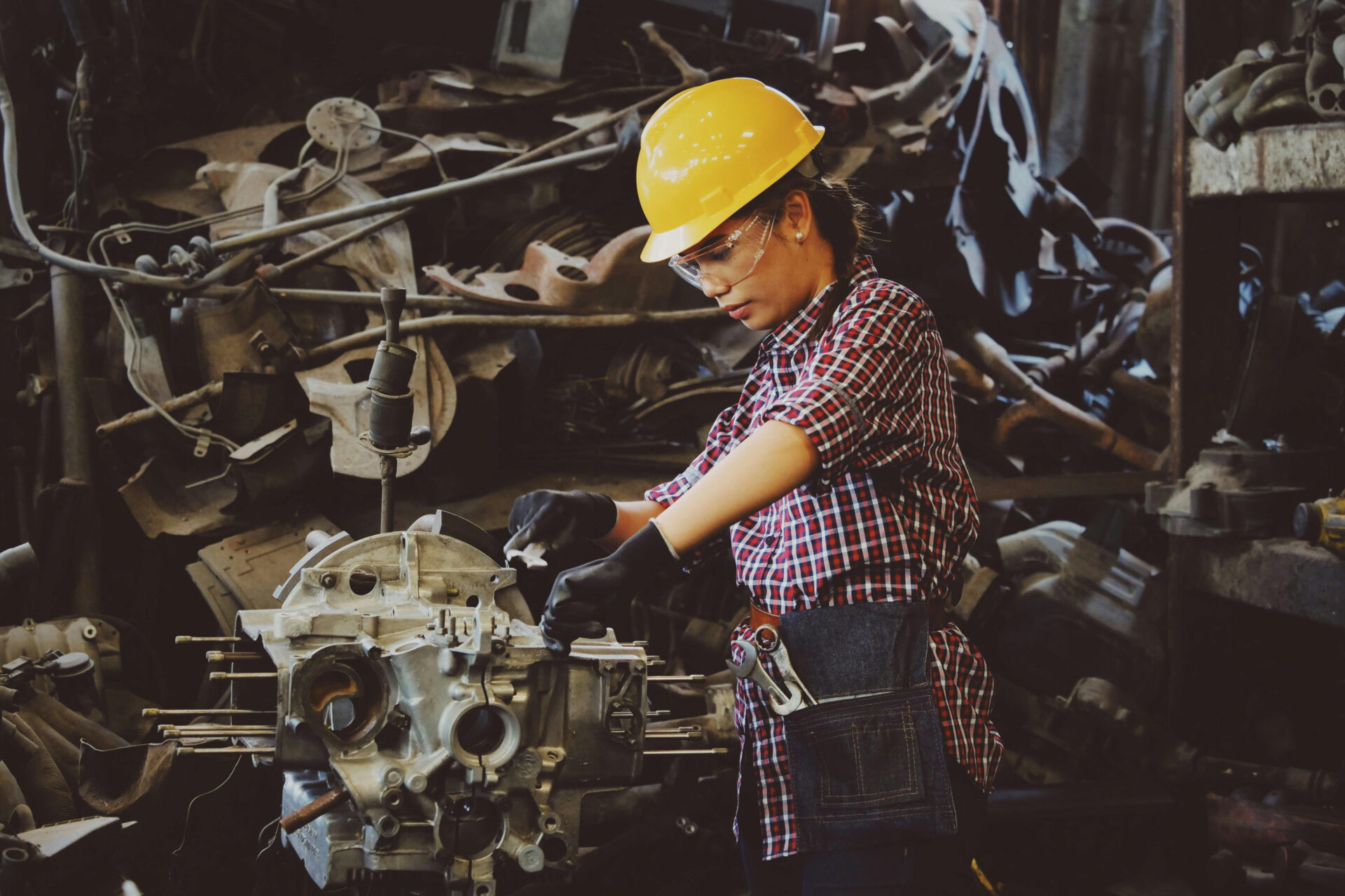 Manufacturing & Logistics industry with Unscover